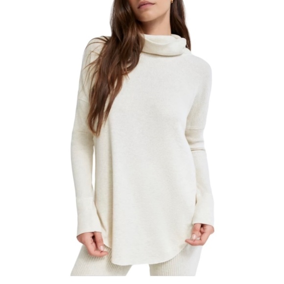 Aritzia Sweaters - Aritzia TNA Waffle Thermal Cowlneck, Cream, Size XS NWT